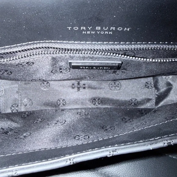 Tory Burch Willa Quilted Shoulder Bag in matte black, silver and black hardware - Picture 7 of 10